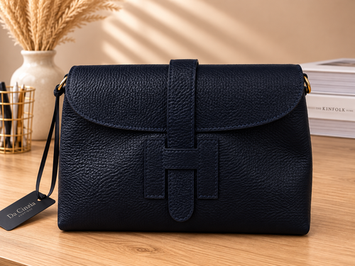 Pochette bandoulière Venezia Miss-Terre noir cuir grainé chaîne dorée