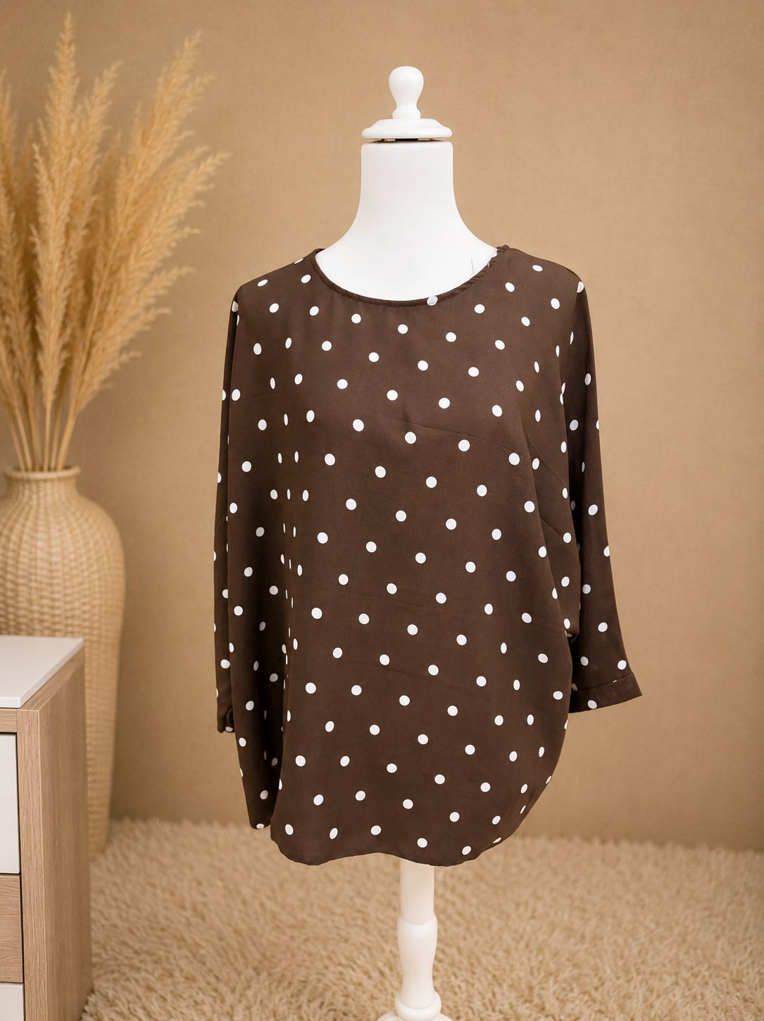 Blouse pois Dolce chocolat mannequin face col rond manches 3/4