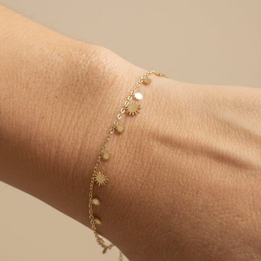 Bracelet chaîne breloques soleil Ikita – Acier inoxydable doré