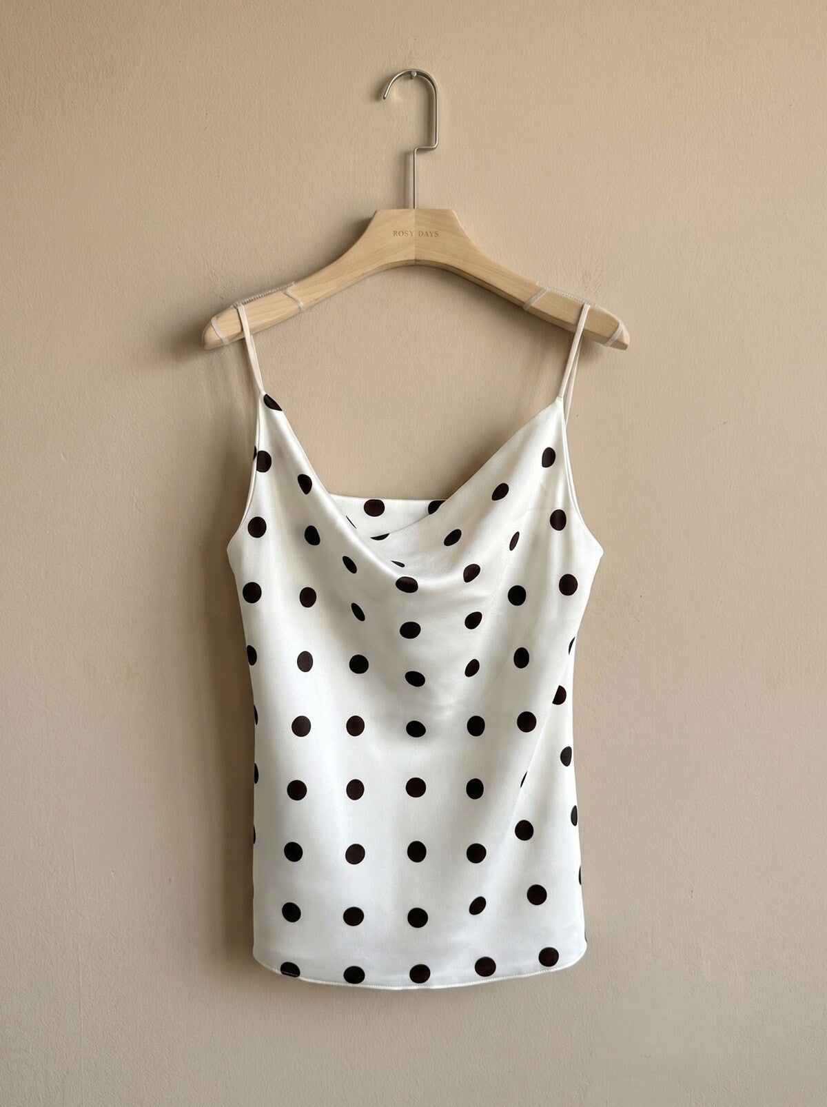 Top Satiné à Pois Col Boule – Collection PS/ÉTÉ 2026